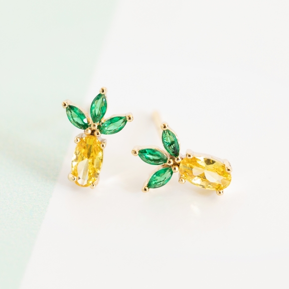 Pineapple Studs (S925) - Picture 7 of 9